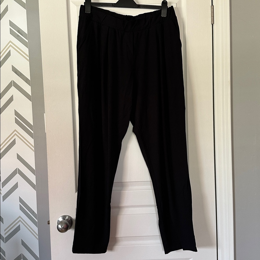 Janus Black Pleated Straight Leg Women's Pants - Classic Comfort - Picture 2 of 4